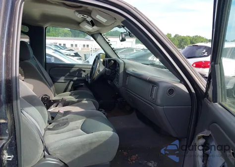 2004 Chevrolet Avalanche 1500 from USA, damaged, VIN 3GNEC12T54G234377